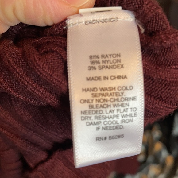 FITTED TOP - Picture 7 of 7